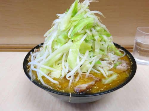 味噌ラーメン(750円)＋頷き自動ニンニク・ヤサイ