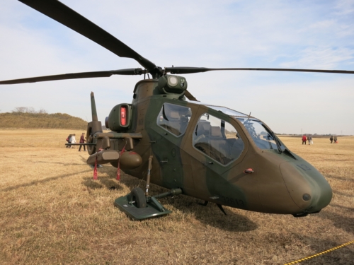 OH-1観測ヘリコプター