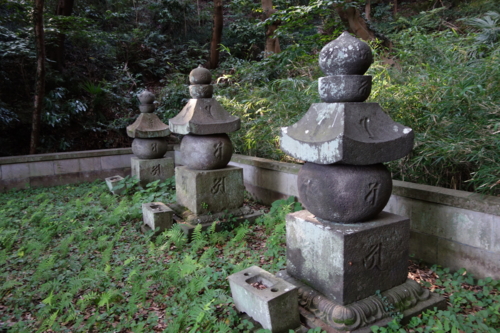 金沢北条一門の墓
