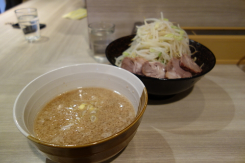 半チャーシューつけ麺大盛(850円)太麺・ヤサイ