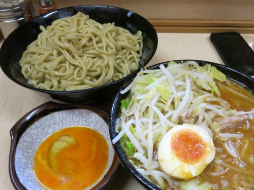 味噌つけ麺(750円)ヒヤモリ・自動ヤサイ＋生玉子(50円)