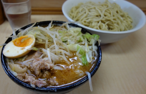 つけ麺(800円)ヒヤモリ・自動ヤサイ