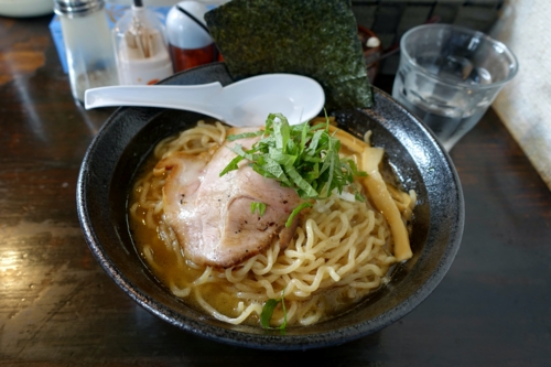 鶏濃麺・醤油(750円)＋中盛(100円)
