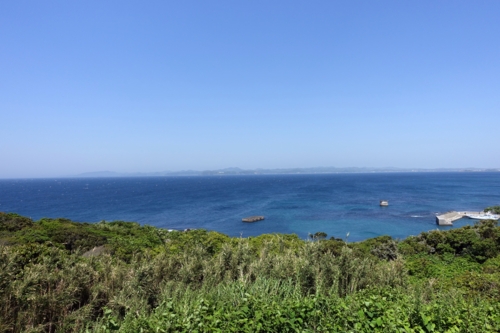 洲崎灯台からの三浦半島を望む