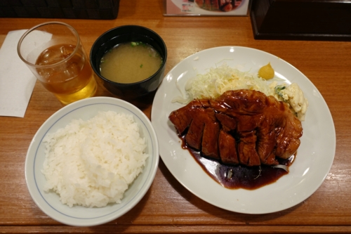 トンテキ定食[200g](820円)