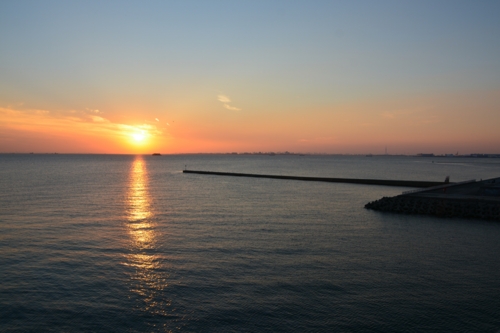 美浜大橋から見た夕陽