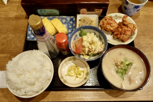 人気のコラボ定食(980円)+ご飯大盛(0円)