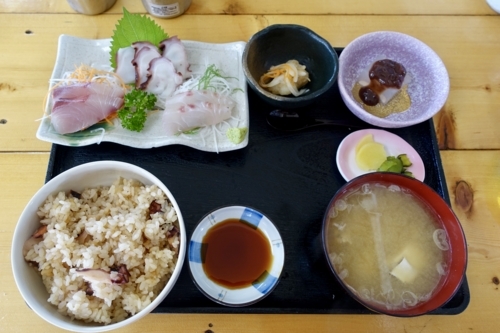 タコ飯膳(1700円)
