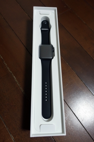 Apple watch series 3の箱を開ける