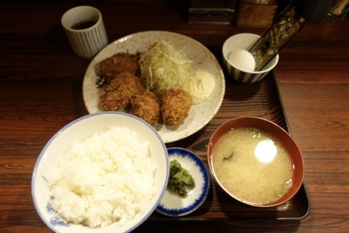 カキフライ定食(980円)