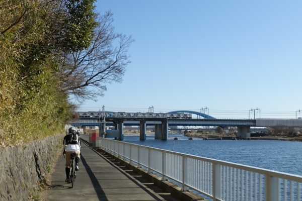 丸子橋先の狭い道