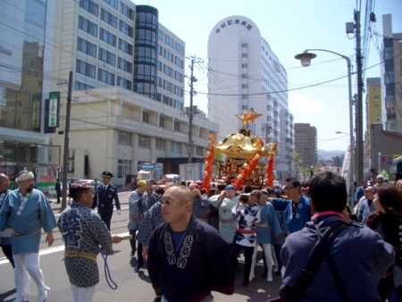 三吉神社例祭 神輿渡御