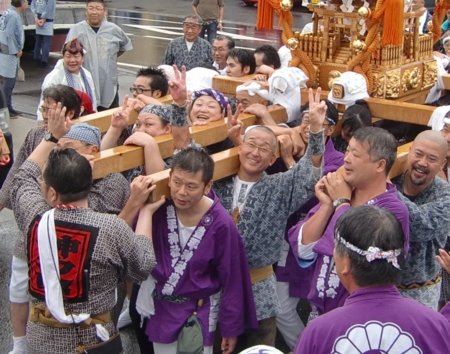 平成25年 西野神社神輿渡御（ニッコー商会前）