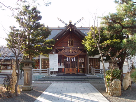 西野神社 拝殿と参道（降雪前）