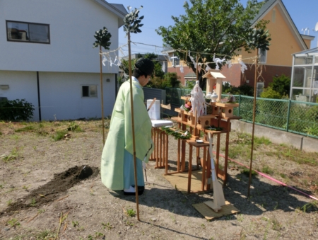 西野神社神職奉仕による地鎮祭（昇神）
