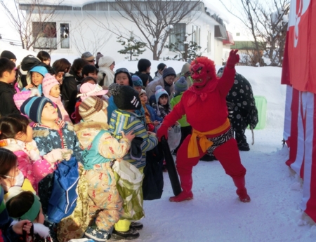 平成29年 西野神社節分祭（豆撒き・餅撒き）