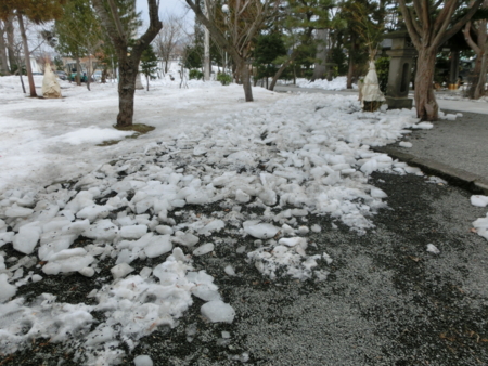 平成29年4月　西野神社境内の残雪