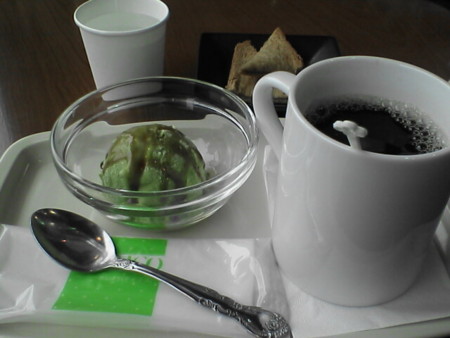 抹茶アイスとブレンド＠アーバングローブカフェ