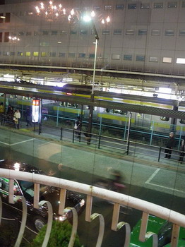珈琲専門店 珈里亜・窓から見える電車