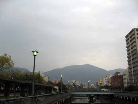 堺川の橋の上から上流方面を望む