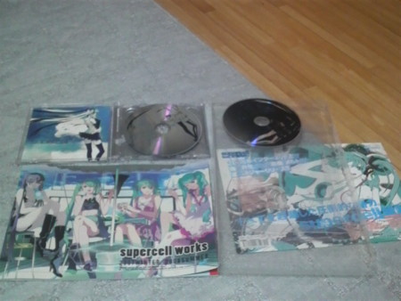 昨日届いたミク歌のCD+DVD「Supercell feat.初音ミク」、Amazonでは新品品切れ