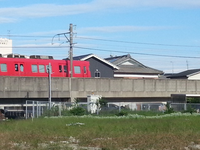 20140918 07.44.39 みなみから南安城にむかうあかい電車