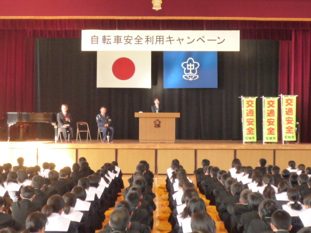 20141104 桜井中学校自転車安全利用キャンペーン (6)
