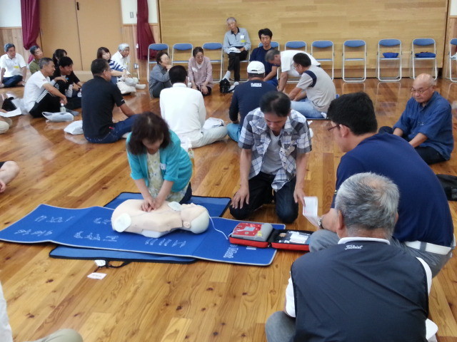 20150927_104635 古井町内会防災訓練 - AED操作実習