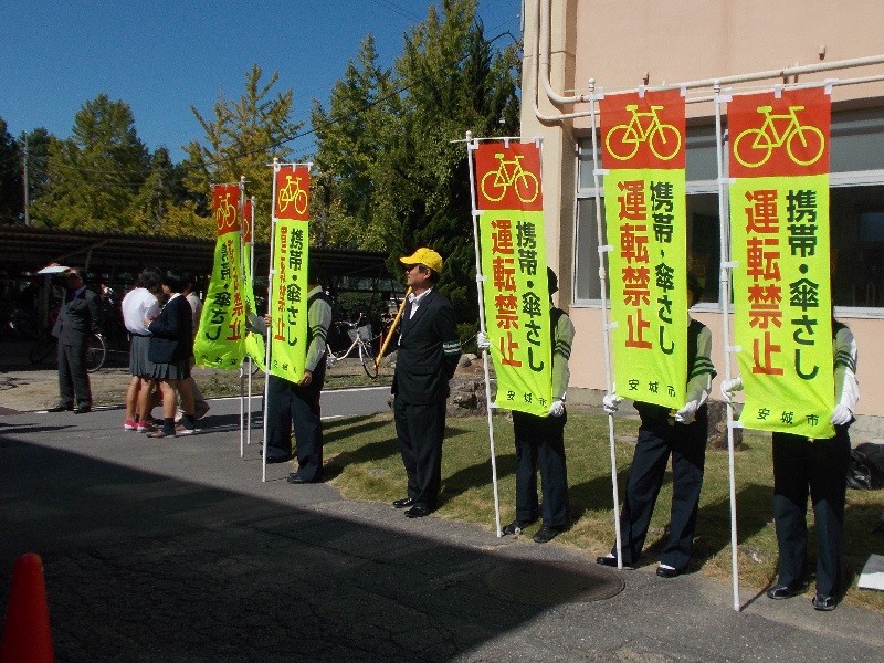 2015.10.14 あんじょう農林高校自転車安全利用キャンペーン (4) 800-600