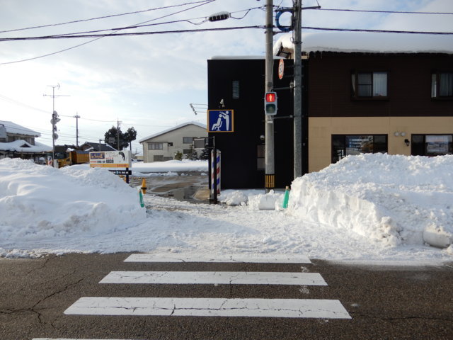 「能越自動車道福岡インター側」雪の大谷開通